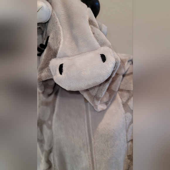 Secret Treasures Giraffe Onesie pajamas (M) - Picture 6 of 14